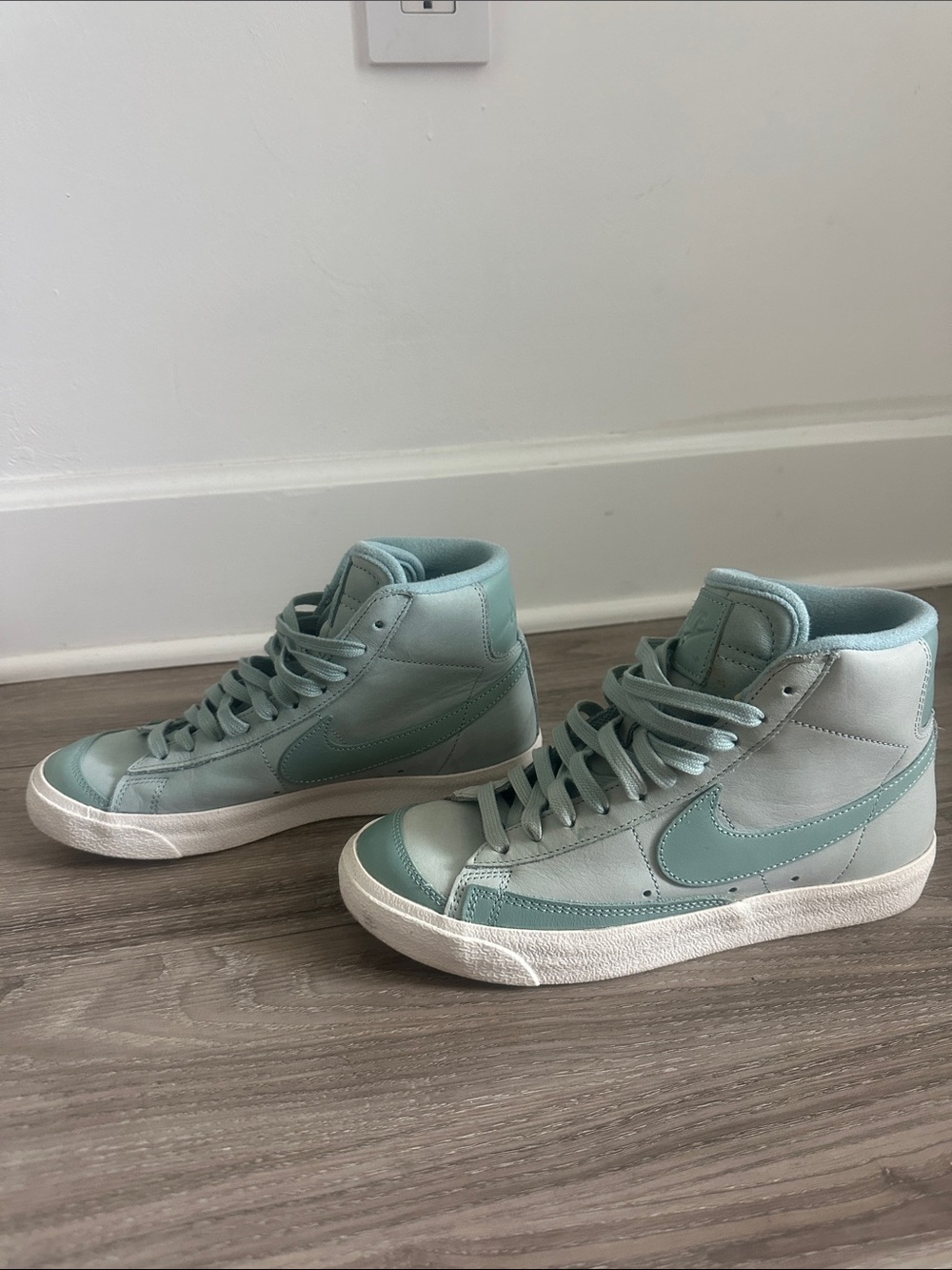 Nike Blazer Mid Sneaker in Green - Picture 5 of 11